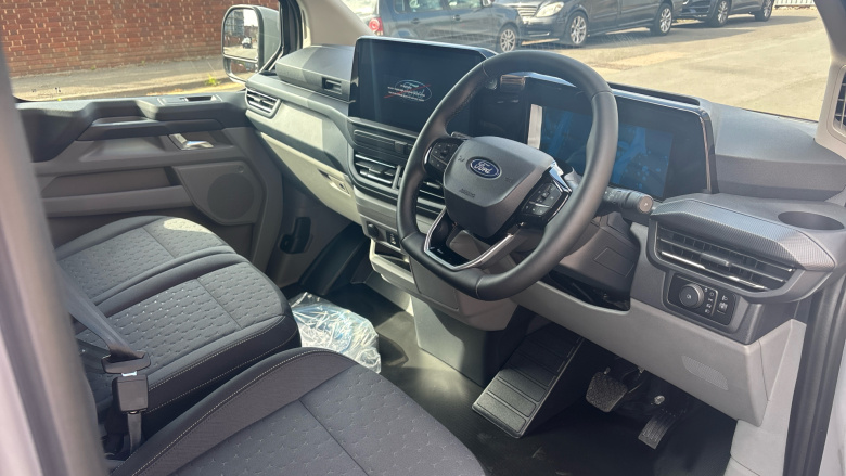 Ford Transit Custom E-320 L1 Rwd 100kW 65kWh H1 Van Limited Auto